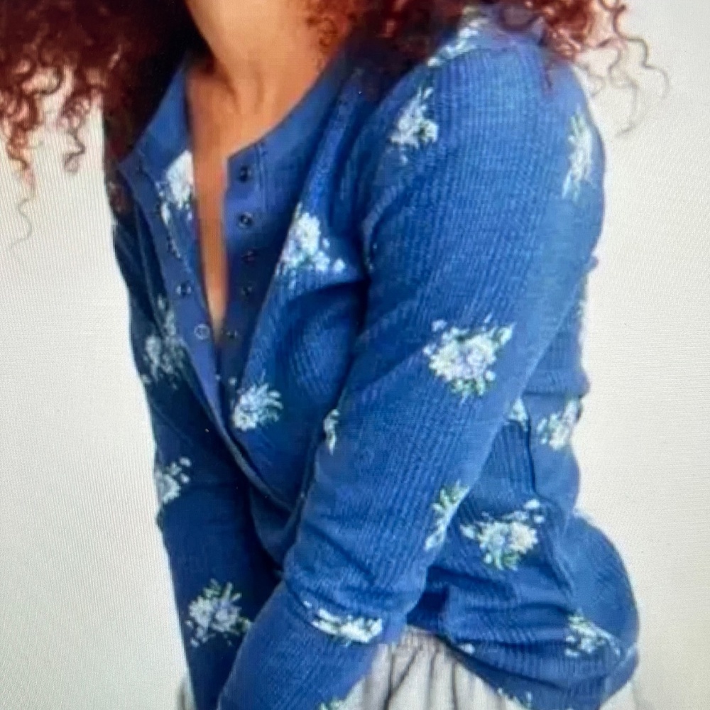 Aerie Blue Floral Lumberjane Thermal Henley Top Sz. M